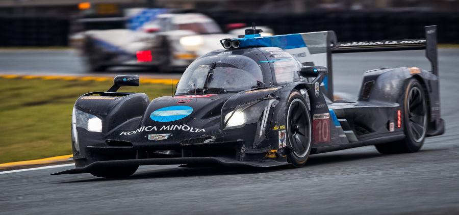  Cadillac DPi-V.R 2017 года  (фото 14 из 30)